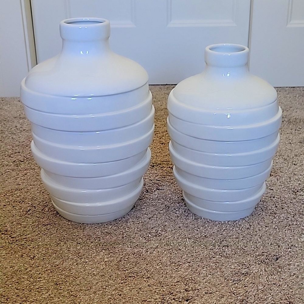 Pair of Ethan Allen vases, gently used